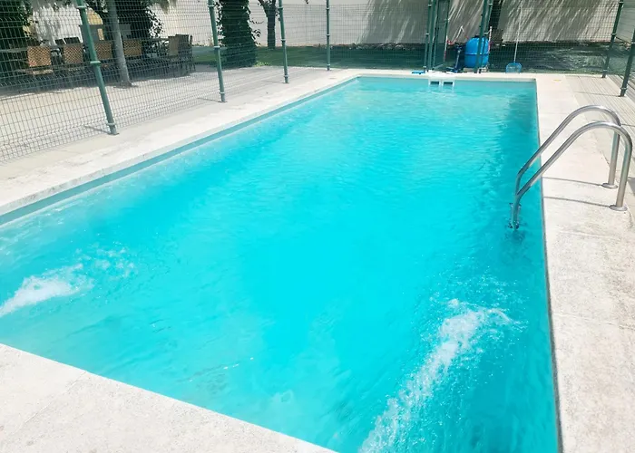 Casa Rural Palacio Conde De Aldana Con Piscina Entre Encinares Y Dehesas